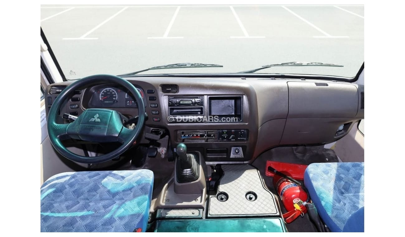 ميتسوبيشي روزا Bus | 26-Seater | Diesel | Excellent Condition | GCC