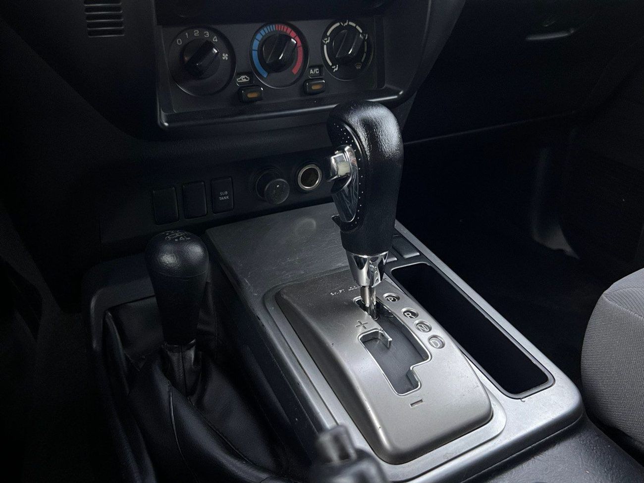 Nissan Patrol Nissan VTC GL 2009 Price: 49,000 dirhams Mileage: 215,000 km Gulf specifications Automatic gear  Ver