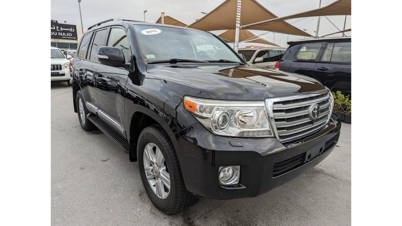 تويوتا لاند كروزر 2015 Toyota Land Cruiser VXR (J200), 5dr SUV, 5.7L 8cyl Petrol, Automatic, Four Wheel Drive American
