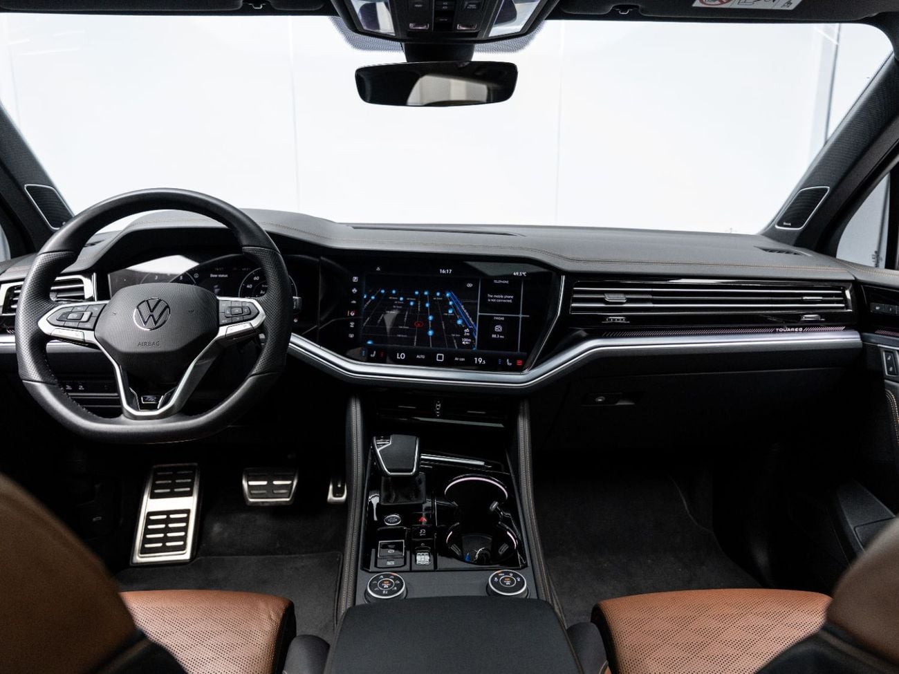Volkswagen Touareg R-LINE BUY NOW, PAY 2027 | THE BLACKLINE STANDARD | 2029 Volkswagen Warranty + Service Contract, GCC