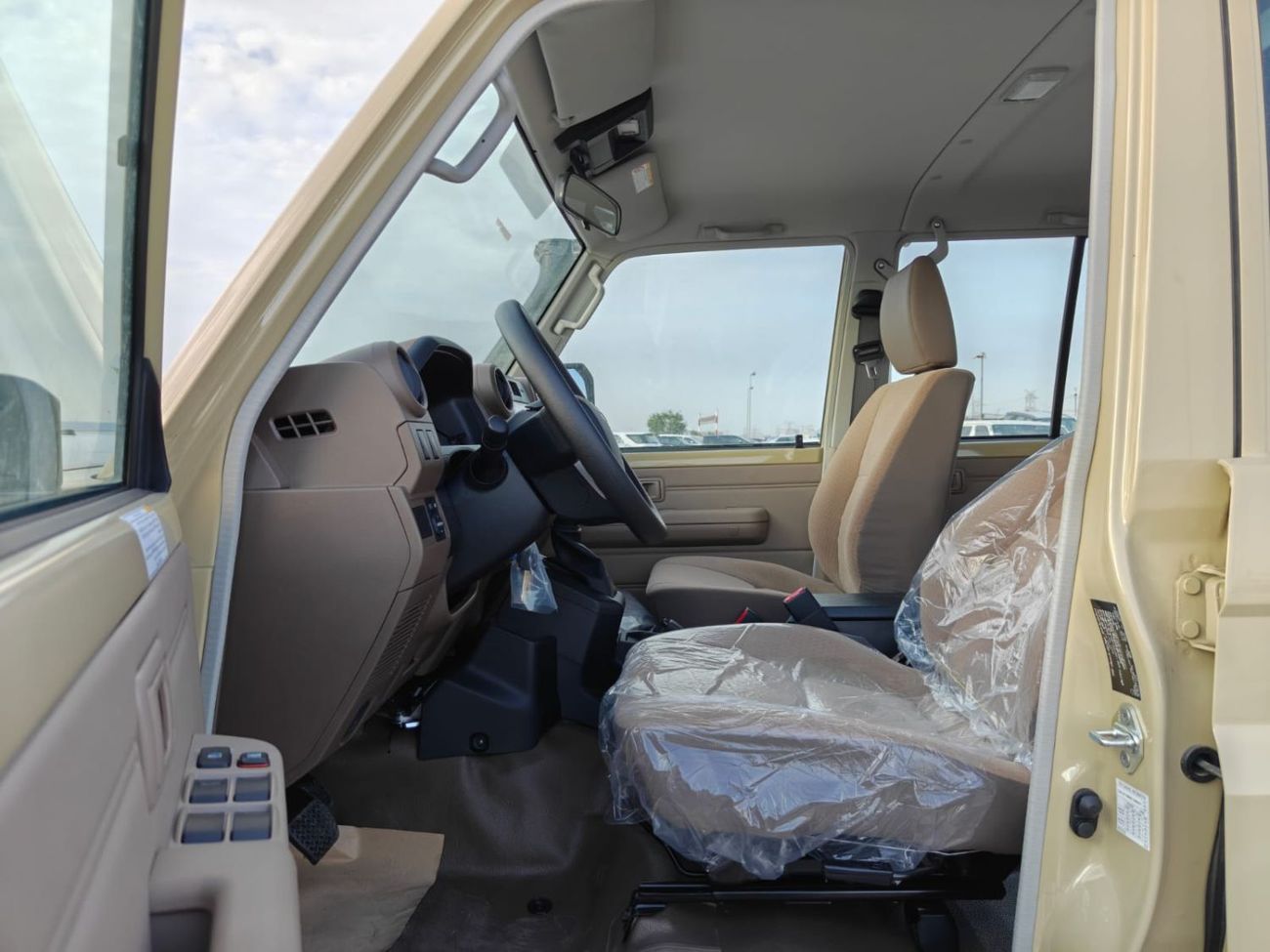 تويوتا لاند كروزر بيك آب 2026 TOYOTA LC 79 PICKUP 4L PETROL DOUBLE CABIN AT