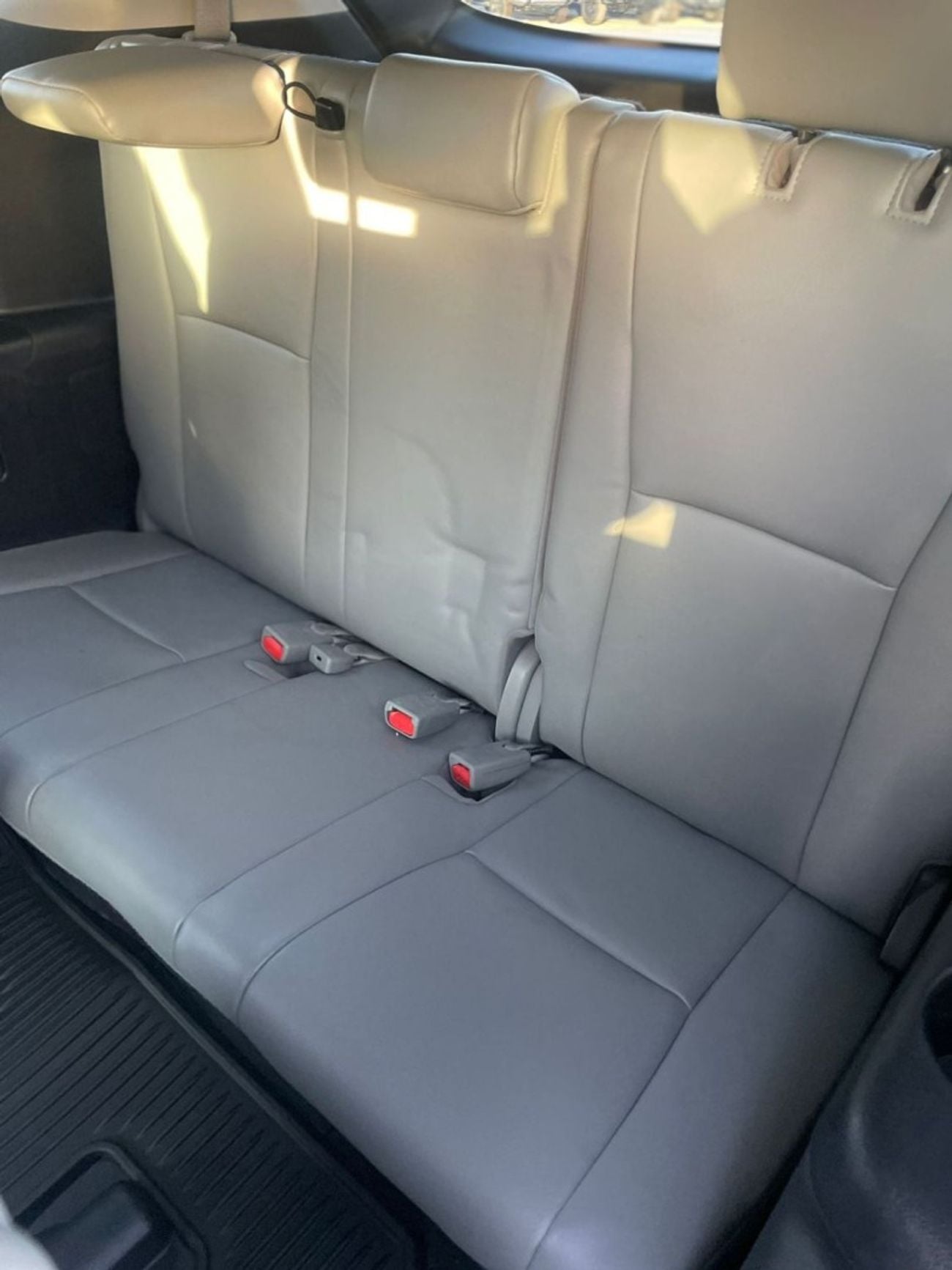 Toyota Highlander 2021 Toyota Highlander XLE Premuim Full Option - 3.5L V6 - AWD 4x4 - Push Start & Sunroof With Wirel