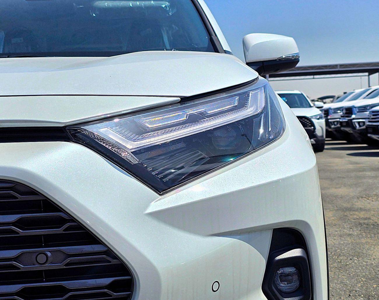 تويوتا راف ٤ TOYOTA RAV4 PETROL 2.0L - CHINESE SPECS- FULL OPTIONS - 4X2 - 2025 MODEL - WHITE INSIDE BLACK - 