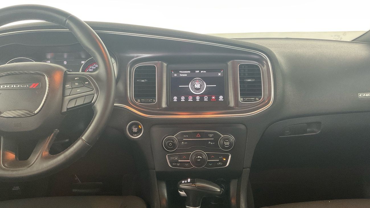 دودج تشارجر SXT / SE | upto AED 20,000 Ramadan Discount | شامل الضمان | 0 ﺪﻔﻋﺓ ﺃﻮﻟﻯ