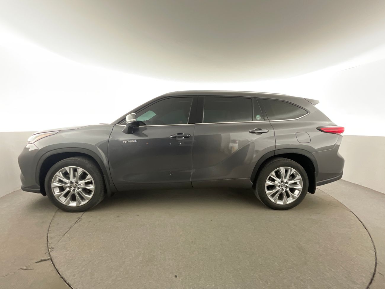 Toyota Highlander VXR | National Day Celebration | Guaranteed Warranty | 0 Down Payment