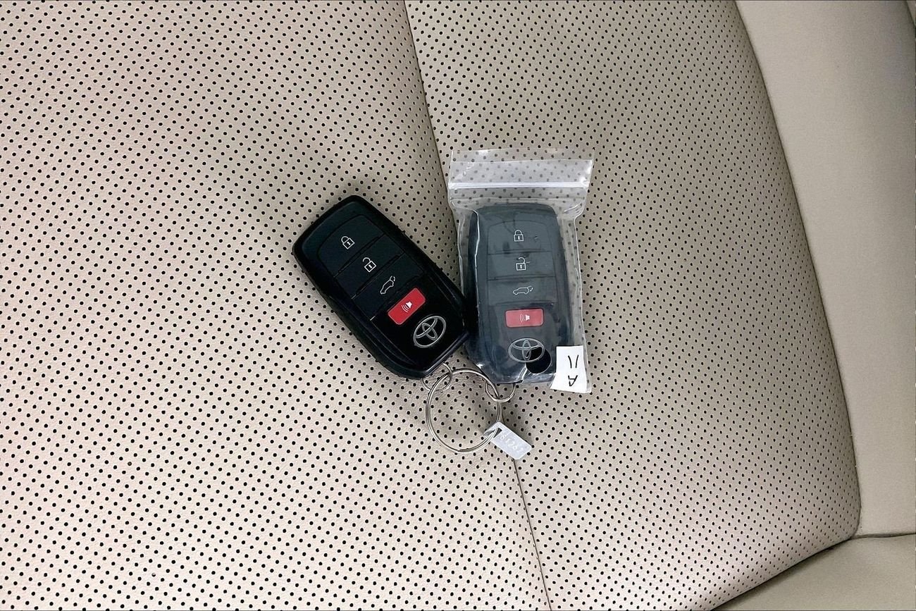 تويوتا لاند كروزر GXR | National Day Celebration | شامل الضمان | 0 ﺪﻔﻋﺓ ﺃﻮﻟﻯ