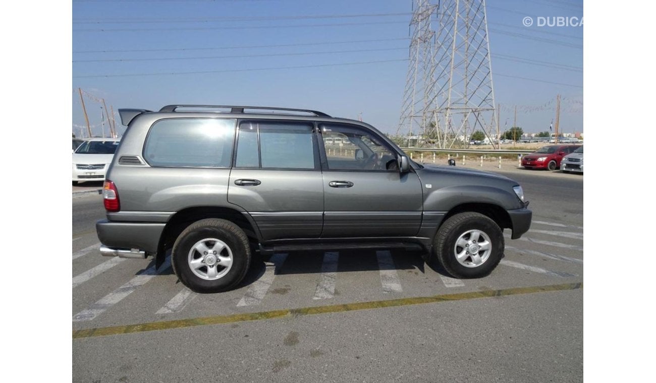 Toyota Land Cruiser Toyota landcruiser model 1998 diesel engine grey colour  seven seater