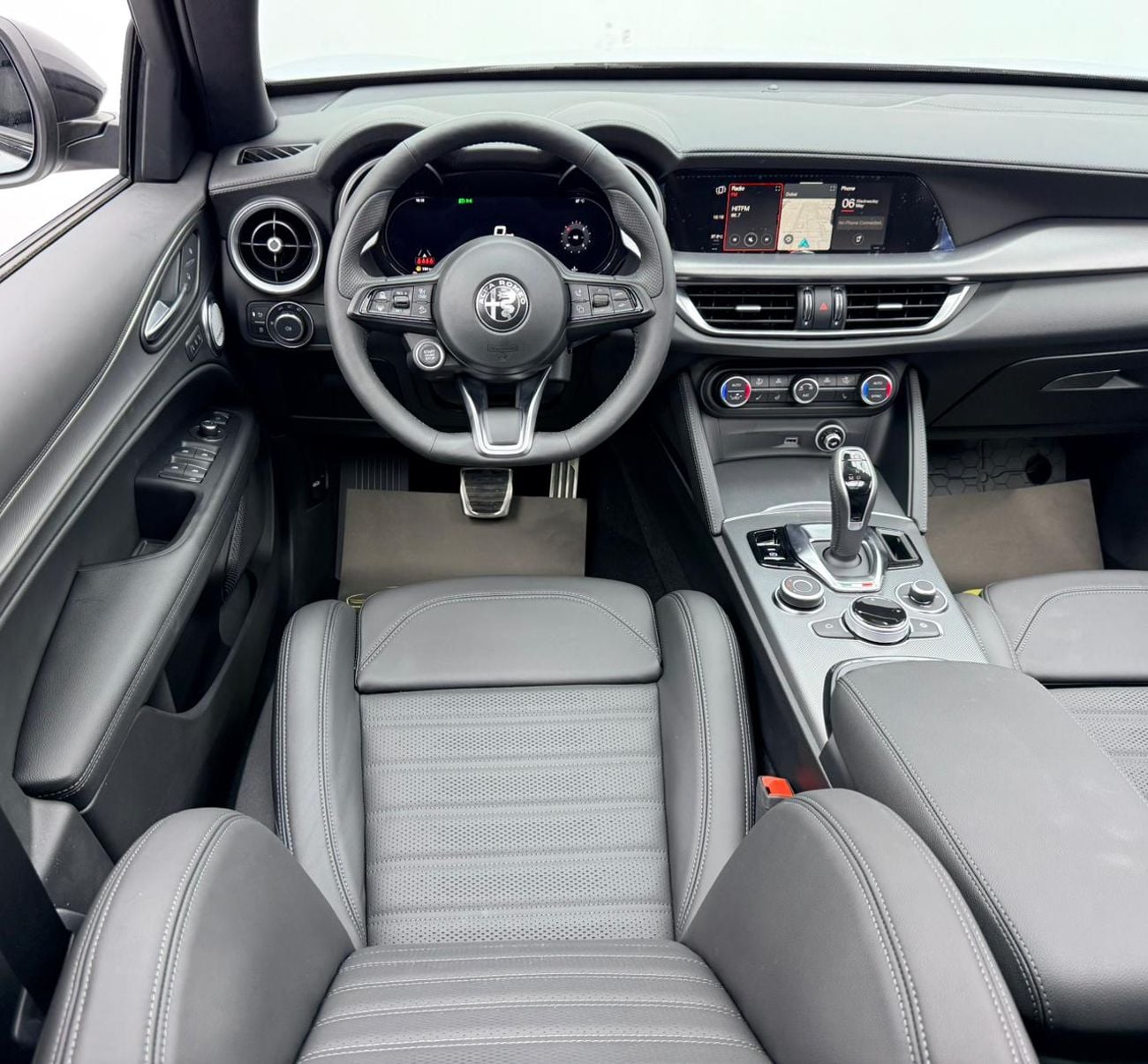 ألفا روميو ستيلفيو 2025 Alfa Romeo Stelvio Q4 Veloce, 5 Years Warranty + Service Pack, Delivery Kms, Fully Loaded, GCC
