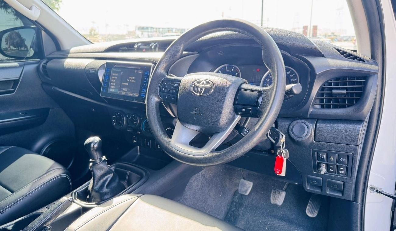 Toyota Hilux SMART CAB | RHD | 2.8L DIESEL ENGINE | MANUAL TRANSMISSION | 2016 | PREMIUM BULL BAR | AIR SNORKEL