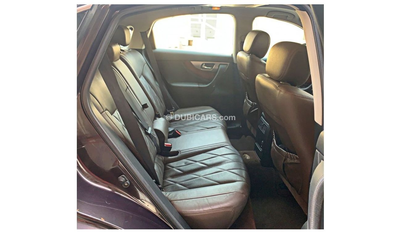 Infiniti FX50 V8 - Excellent condition - Original paint