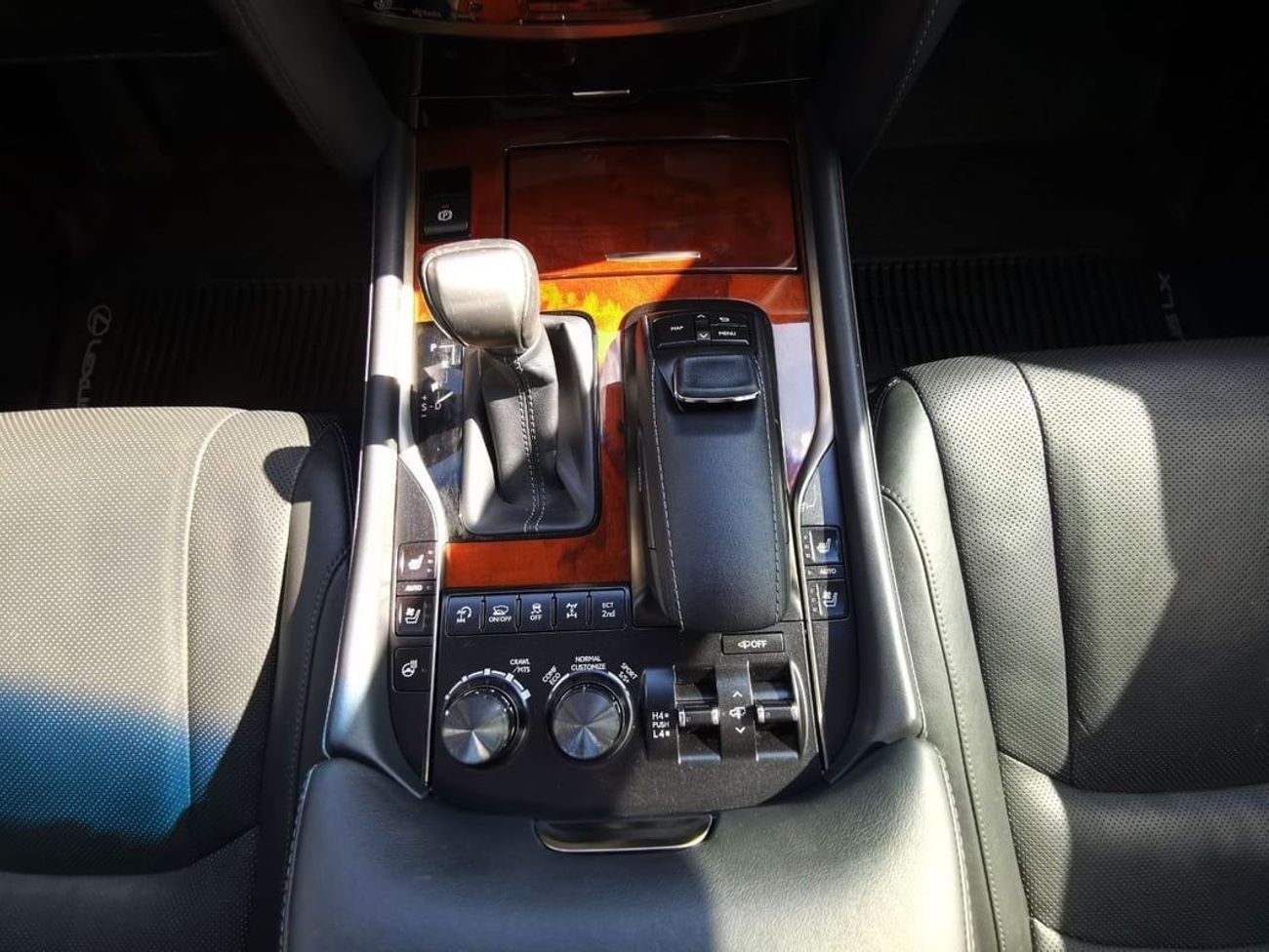 لكزس LX 570 Platinum 5.7L Lexus LX570 - 2020 - Black