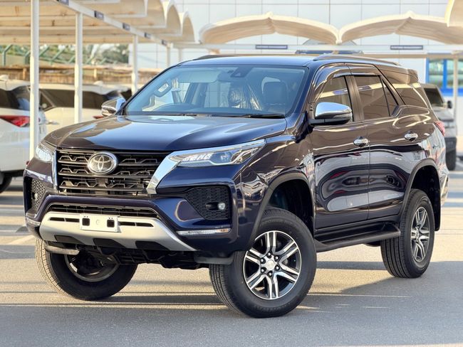 Toyota Fortuner GXR — фото 1