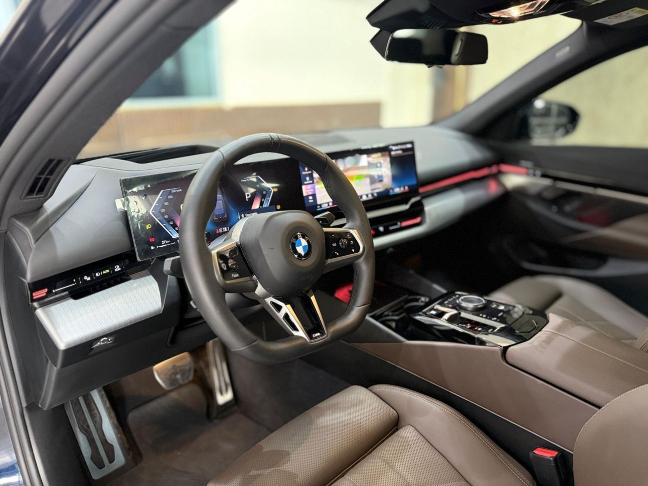 بي أم دبليو 520i BMW 520I M SPORT 2024 UNDER WARRANTY FULL OPTION