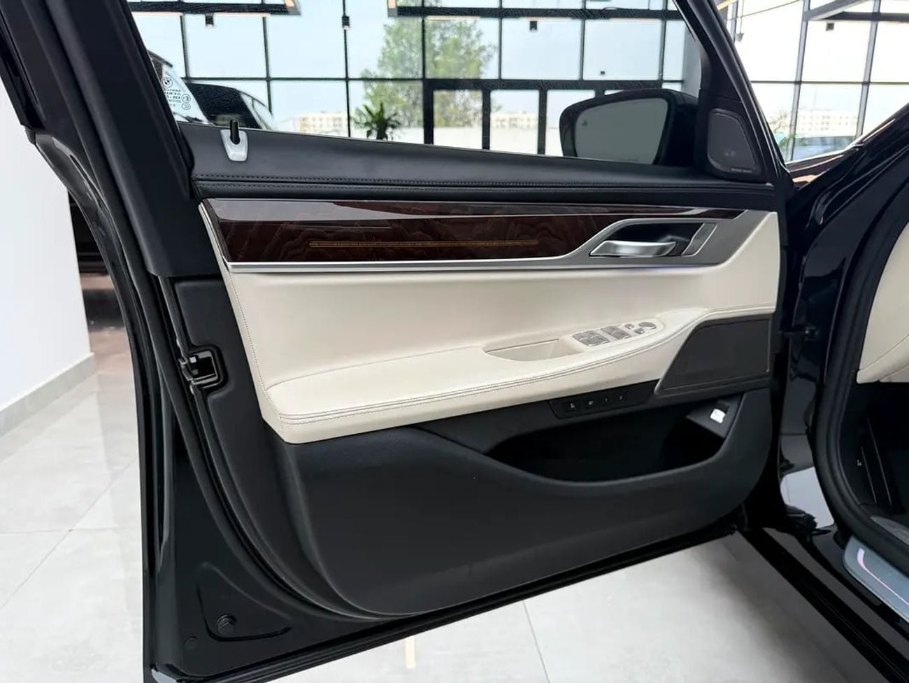 بي أم دبليو 730Li GCC Specs 730Li - Excellent Condition