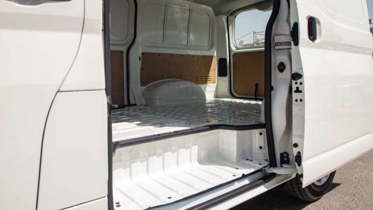 تويوتا هاياس Toyota Hiace Std Roof Half Cargo 3.5l M/T Gcc Specs White Color  2026 Model