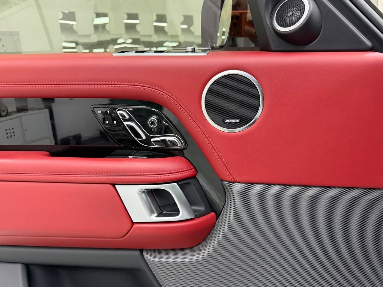 لاند روفر رينج روفر SE .. P400 .. FSH .. V6 .. Perfect Condition