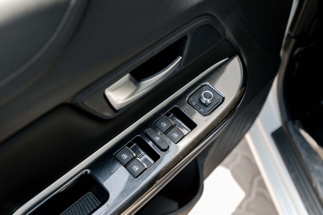 Great Wall Wingle 2026 Greatwall Wingle 7 4X2 Standard 2.0L - Manual - Titanium White Inside Black | Export Price