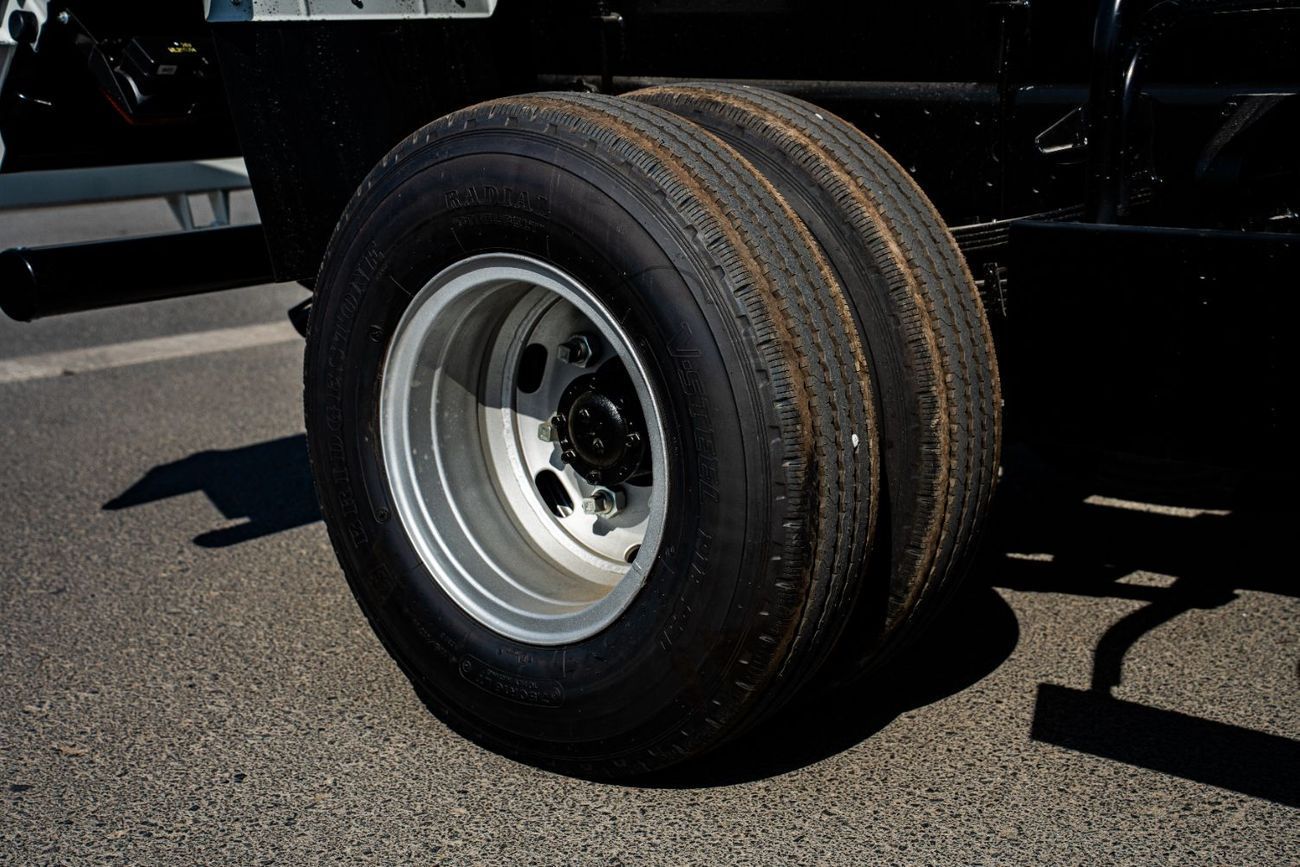 ميتسوبيشي كانتر فان Mitsubishi Fuso Dumb  Model 2026 4.2L Diesel With ABS