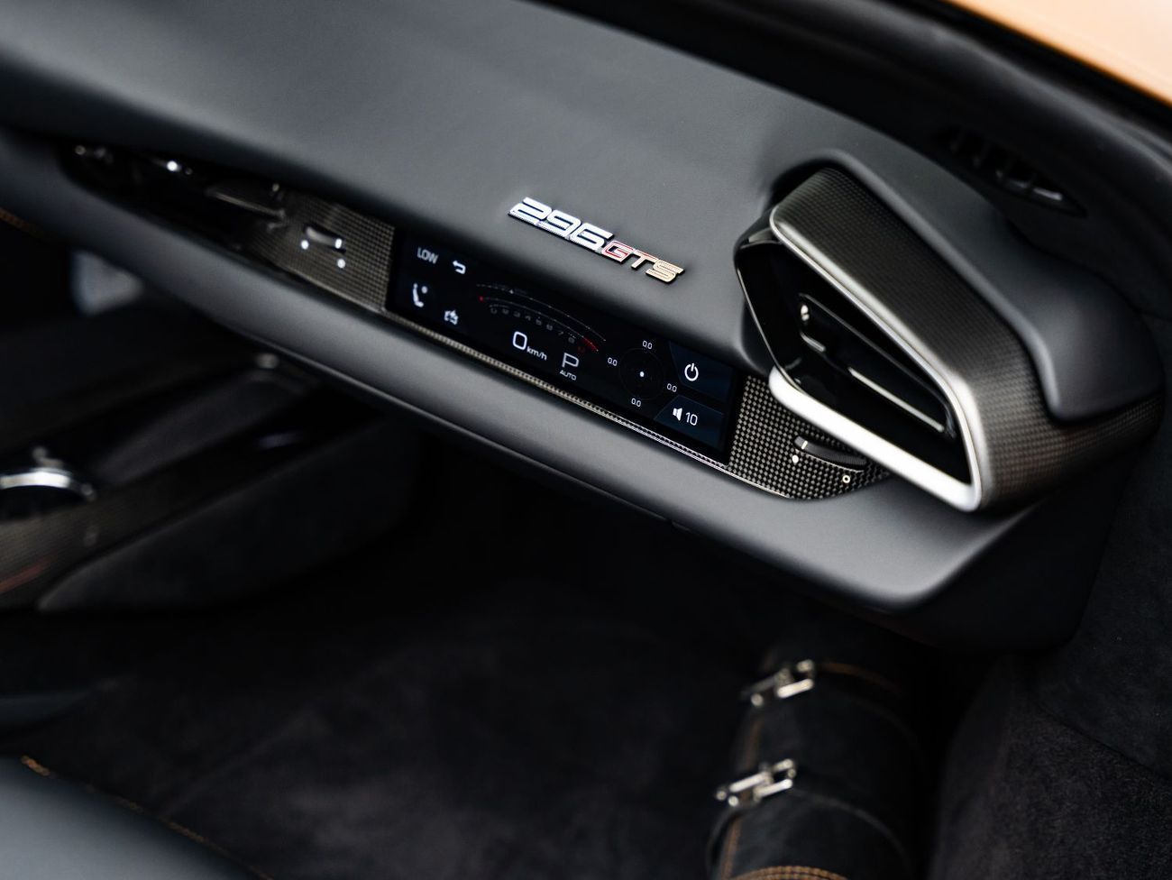 فيراري 296 GTS 2024 Ferrari 296 GTS, 2027 Ferrari Warranty + 2031 Ferrari Service Contract, Low KMs, GCC