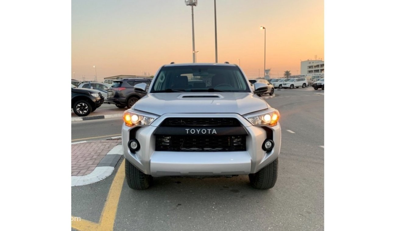 Toyota 4Runner SR5 PREMIUM LEATHER 5-SEATER 4x4 2019 US IMPORTED