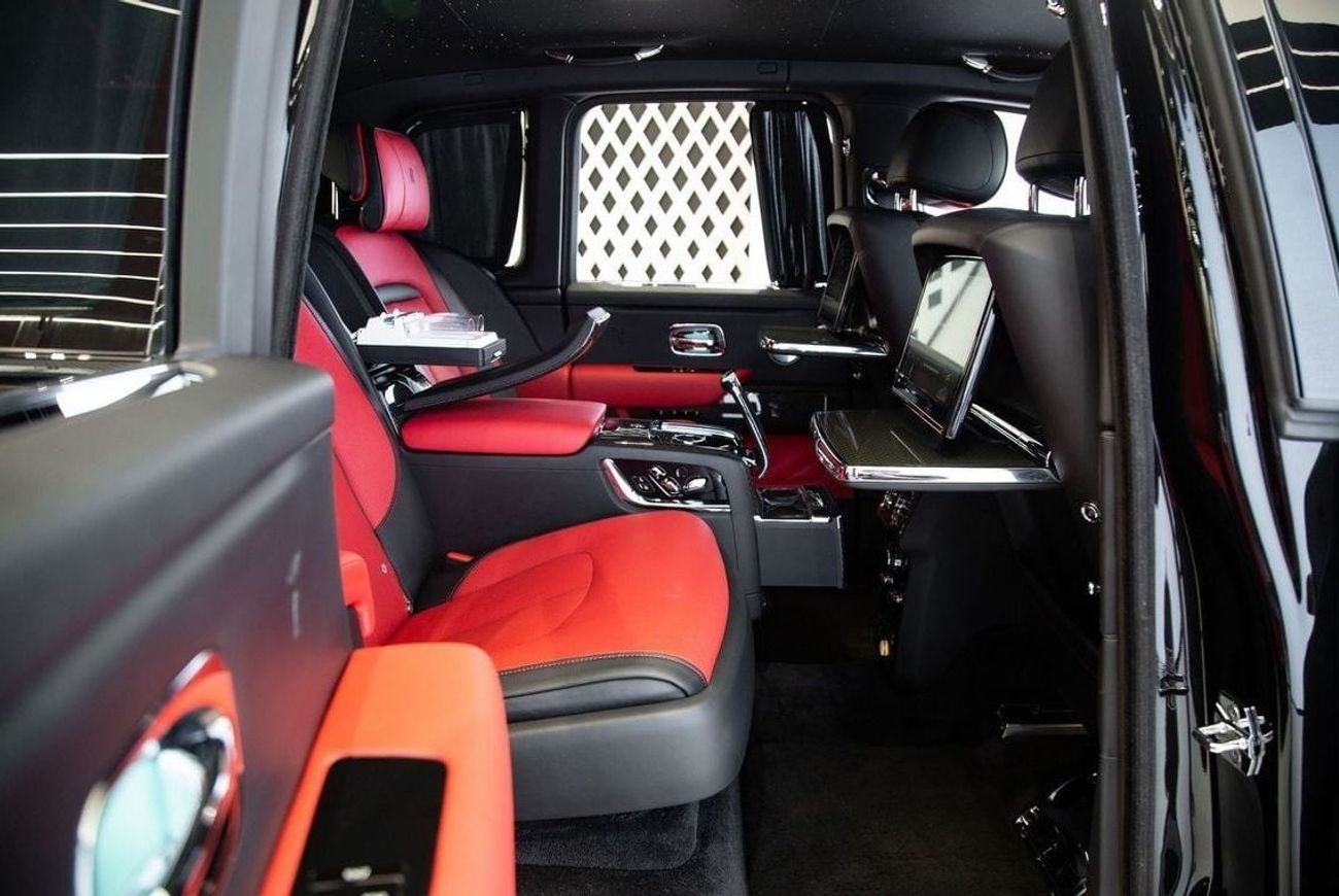 رولز رويس كولينان BLACK BADGE