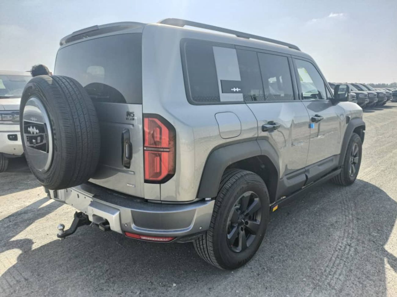 BYD Leopard 5 Leopard 5 grey-orange Long-Range Battery