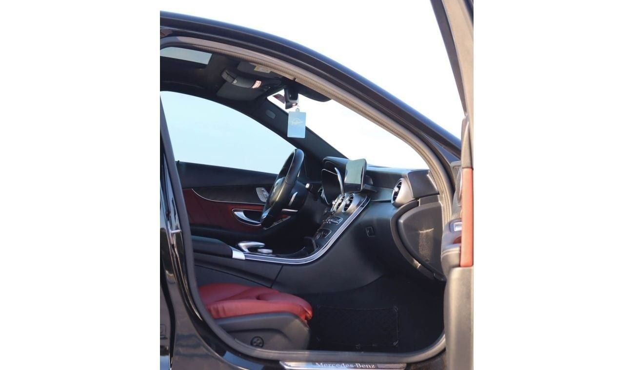 مرسيدس بنز C 200 Mercedes C200 2019 2.0 L GCC, original paint accident-free in excellent condition, 1794 P.M