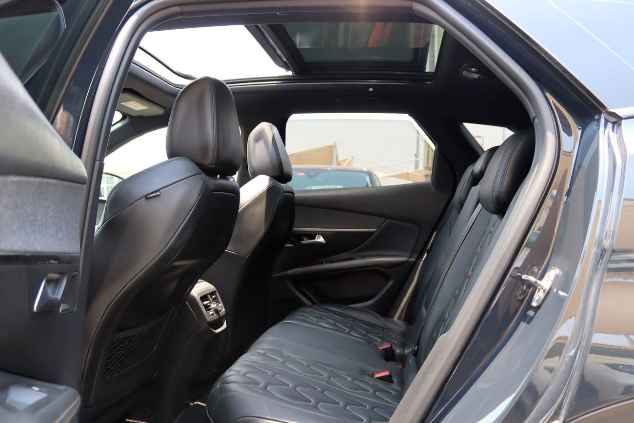 Peugeot 3008 GT Line ACCIDENTS FREE - GCC - FULL OPTION - GTLINE ENGINE 1600 CC - PERFECT CONDITION INSIDE OUT