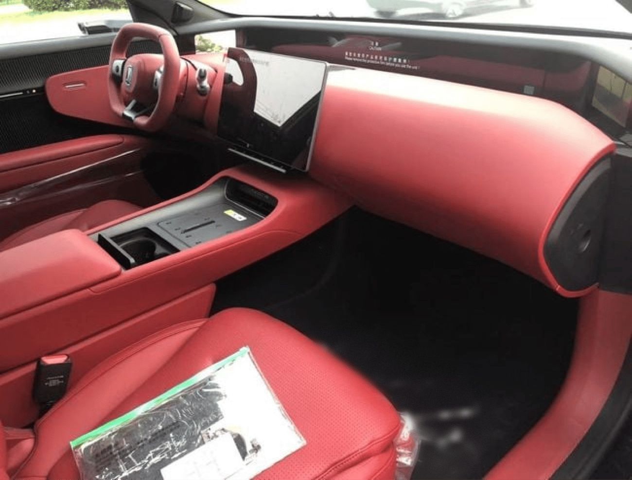 Avatr 12 ULTRA BATTERY & PETROL RANGE:1155 KM PER CHARGE HYDRAULIC 4WD BREMBO BRAKES