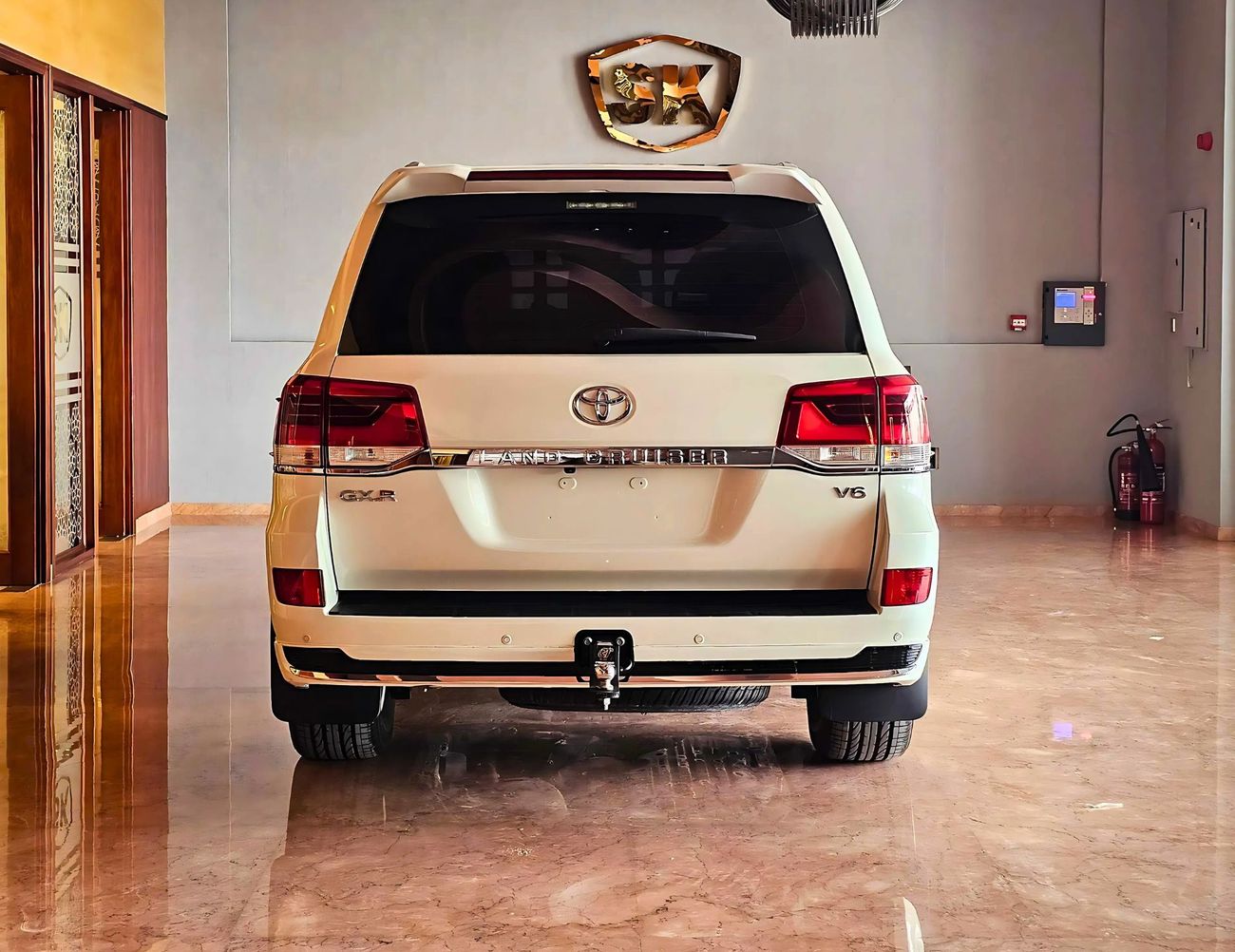 Toyota Land Cruiser GXR V6/ SUNROOF/ WARANTY/ FSH/ SINGLE USER/ LEATHER/ FREE REGISTERATION/ 2266 MONTHLY /LOT#20936