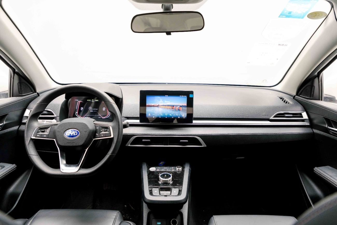 BYD E3 Chuxing - White Inside Black