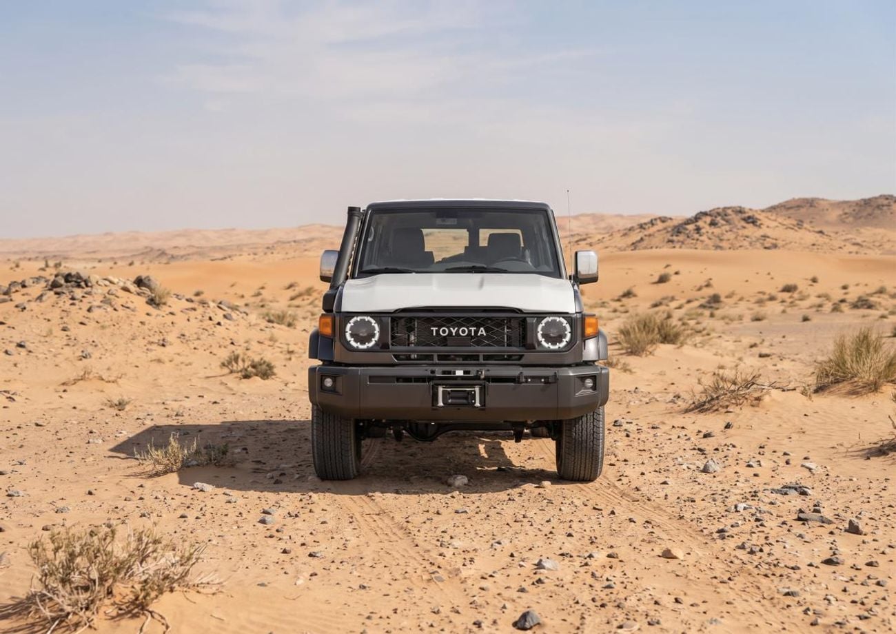 تويوتا لاند كروزر 70 LC76 LX 2.8 ناقل حركة أوتوماتيكي، دفع رباعي، قفل تفاضلي، صندوق تبريد، ونش، مصابيح LED، كاميرا خلفية