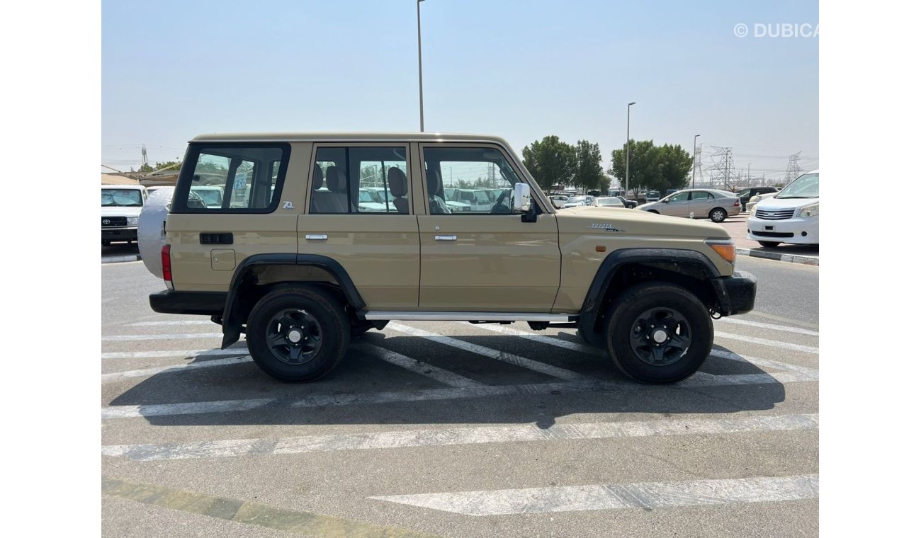 تويوتا لاند كروزر 70 2022 TOYOTA LANDCRUISER / 70 SERIES / 4.0L / 4WD/ 5 DOOR / FULL OPTION / GCC