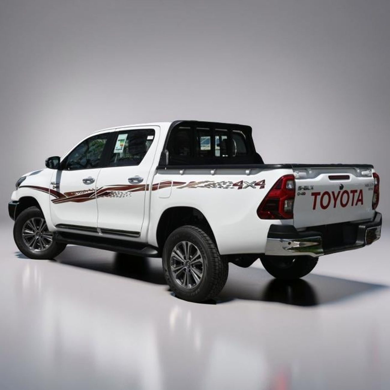 تويوتا هيلوكس Toyota Hilux Pic up DC AT 4WD 2.8L Diesel SR5- 2026 - White