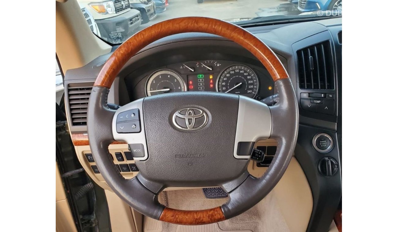 Toyota Land Cruiser LAND CRUSIER GXR V8 2014