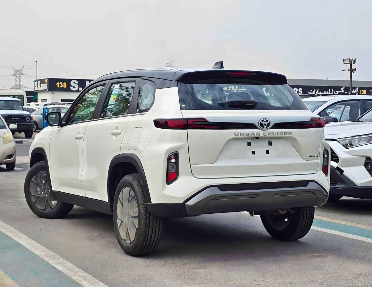 تويوتا أوربان كروزر GLX NEODRIVE DUAL TONE / 1.5L PETROL V4 / PANORAMIC ROOF / HEADS UP DISPALY / 360*CAMERA (CODE # UB1