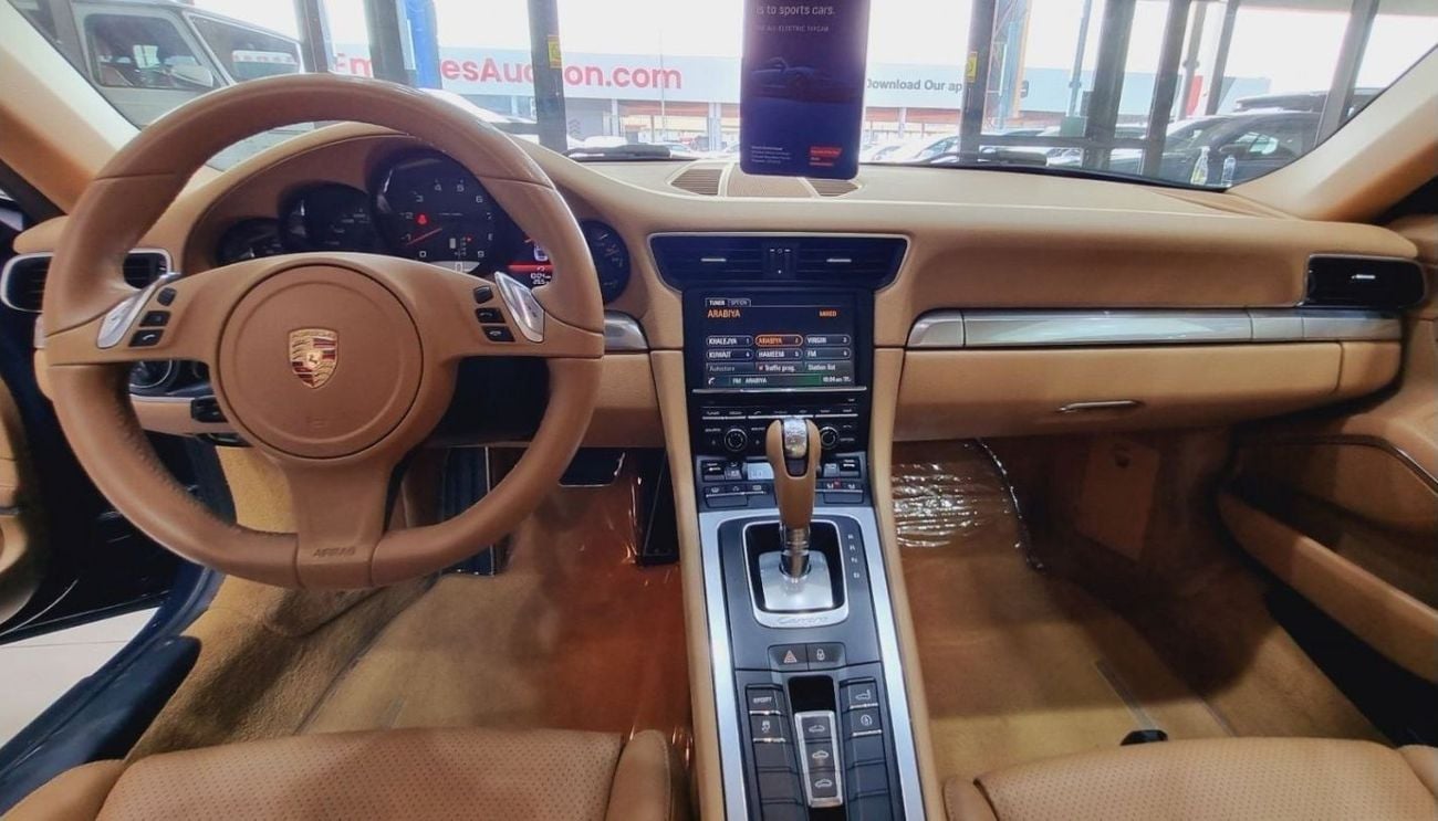 بورش 911 CARRERA PORSCHE CARRERA 2013 GCC WITH 68K KM FULL PORSCHE SERVICE HISTORY IN GOOD CONDITION FOR 220K AED