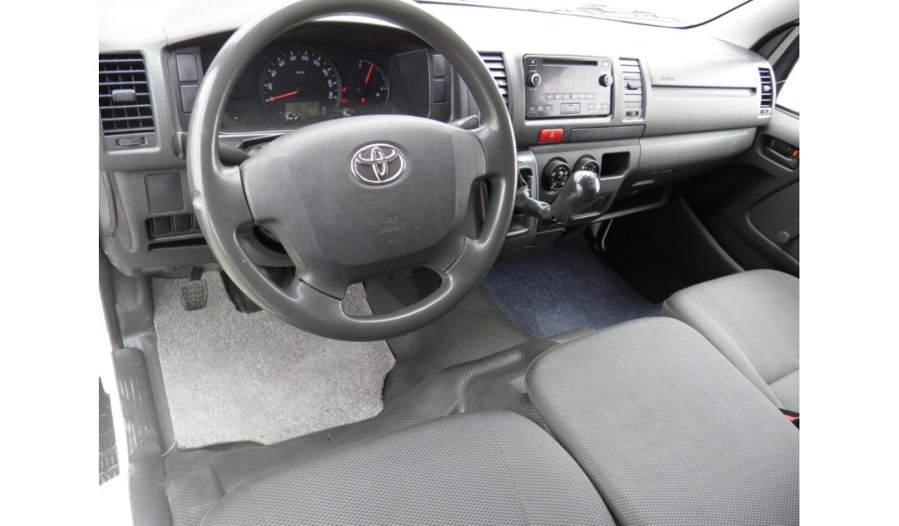 Toyota Hiace 2015 van ref #305