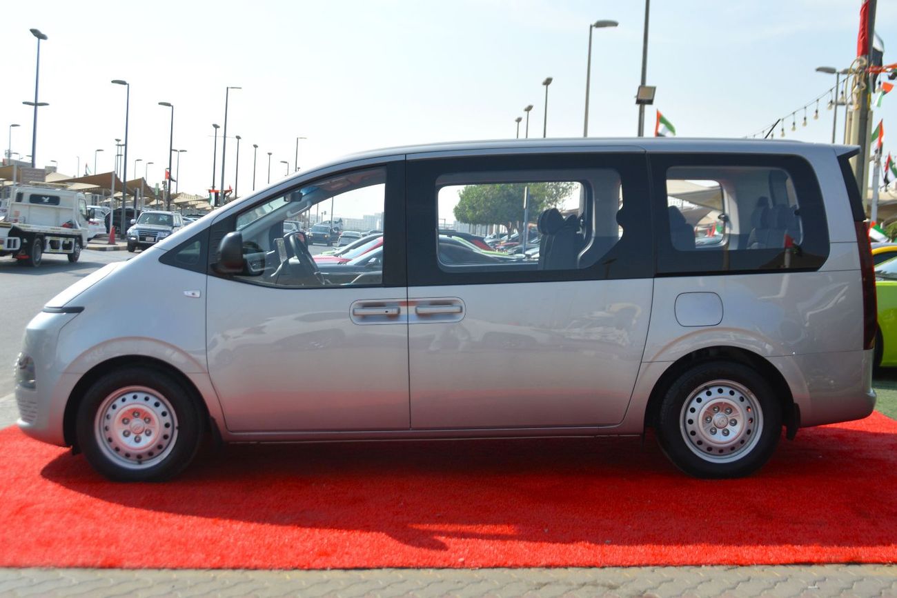 Hyundai Staria DIESEL 11 SEATS