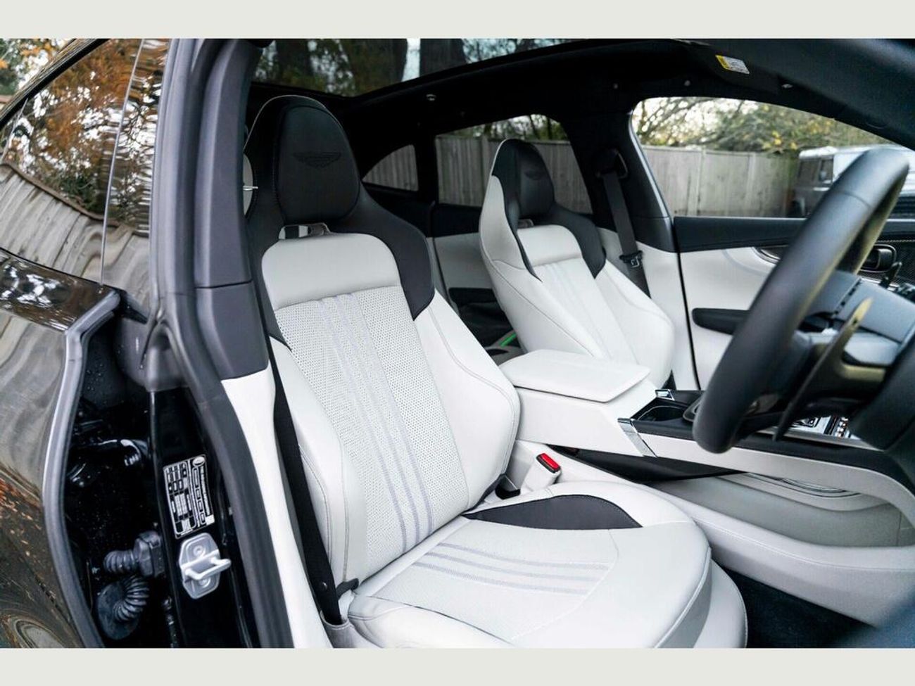 Aston Martin DBX 4.0 V8 707 Auto 4WD Euro 6 (s/s) 5dr (EXPORT ONLY) Right hand drive