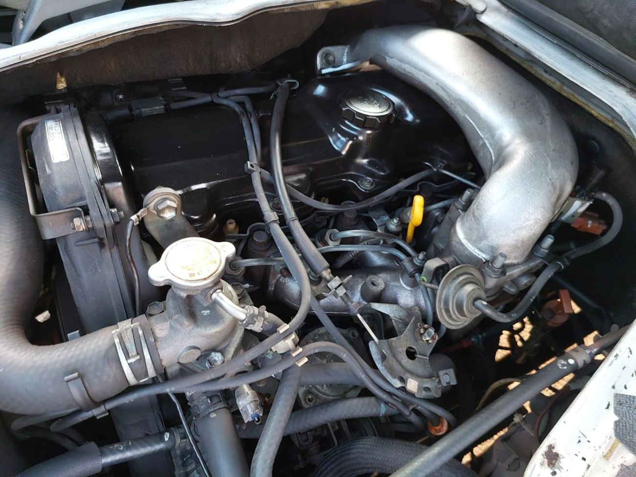 تويوتا هاياس TOYOTA HIACE COMMUTER VAN RHD 2003 MODEL 3.0 L DIESEL AUTOMATIC(PM03773)