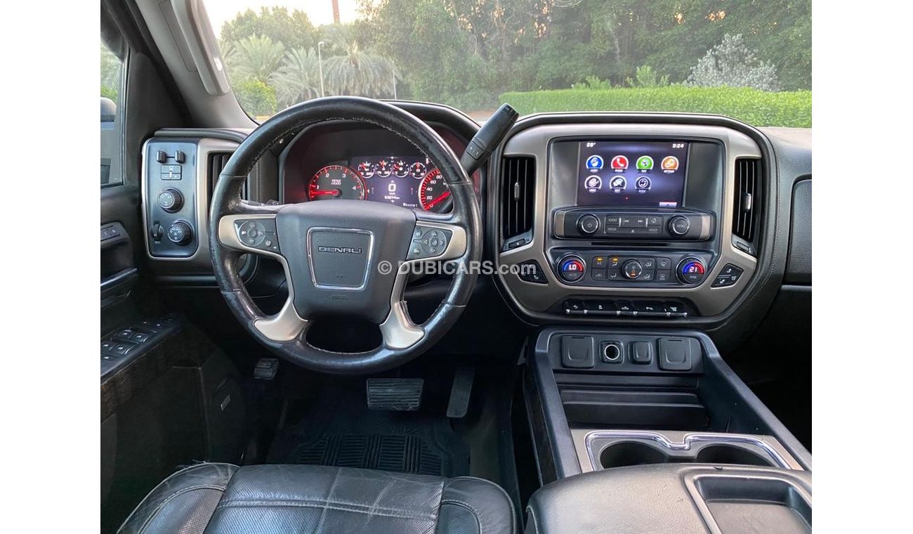 GMC Sierra 3500 HD Denali GMC Sierra Denali HD 2015 Diesel Perfect Condition - Accident Free