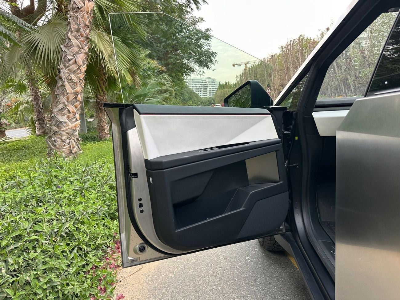 Tesla Cybertruck FOUNDATION SERIES AWD 2025 | 845 HP | Triple Motor AWD | Limited Editio