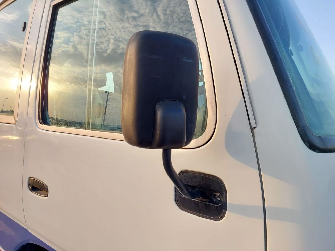 تويوتا كوستر 2002 TOYOTA COASTER BUS RHD 4.1 L DIESEL AUTOMATIC (PM11068)