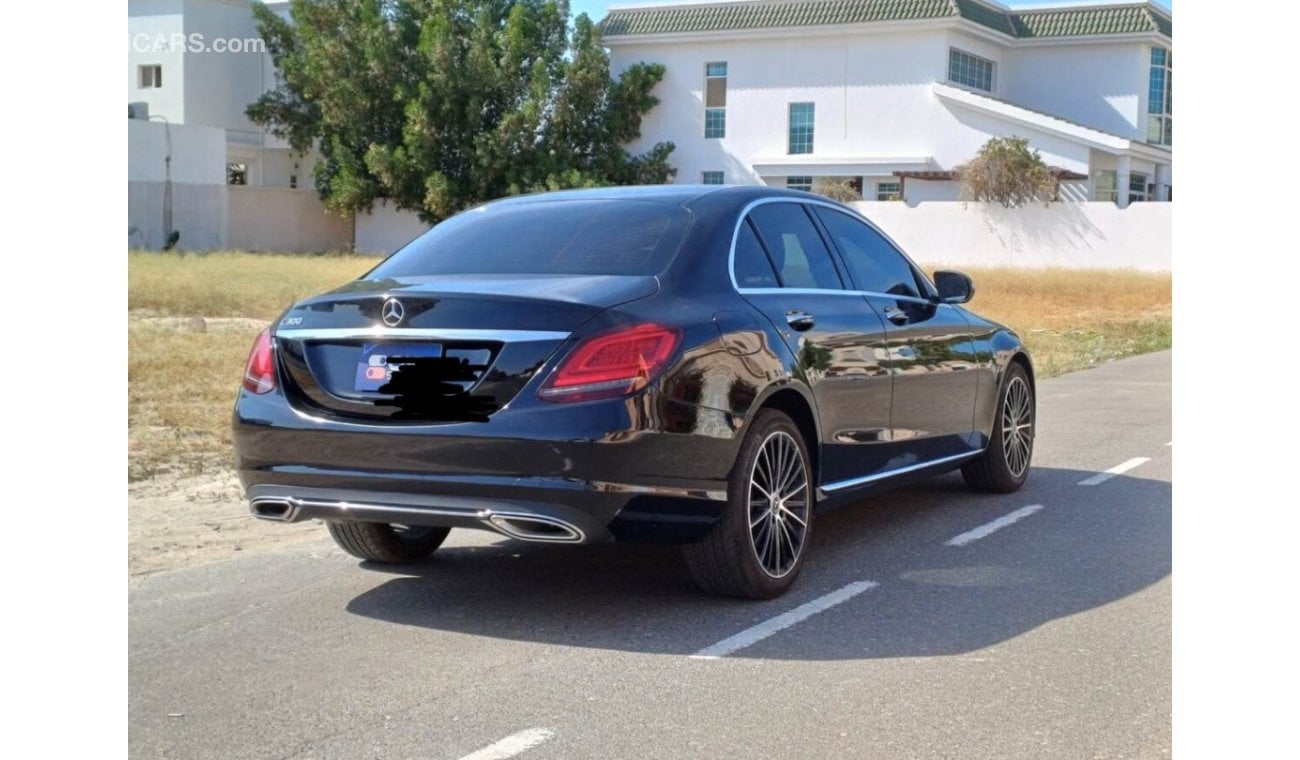 مرسيدس بنز C 300 STD 2.0 L Two key