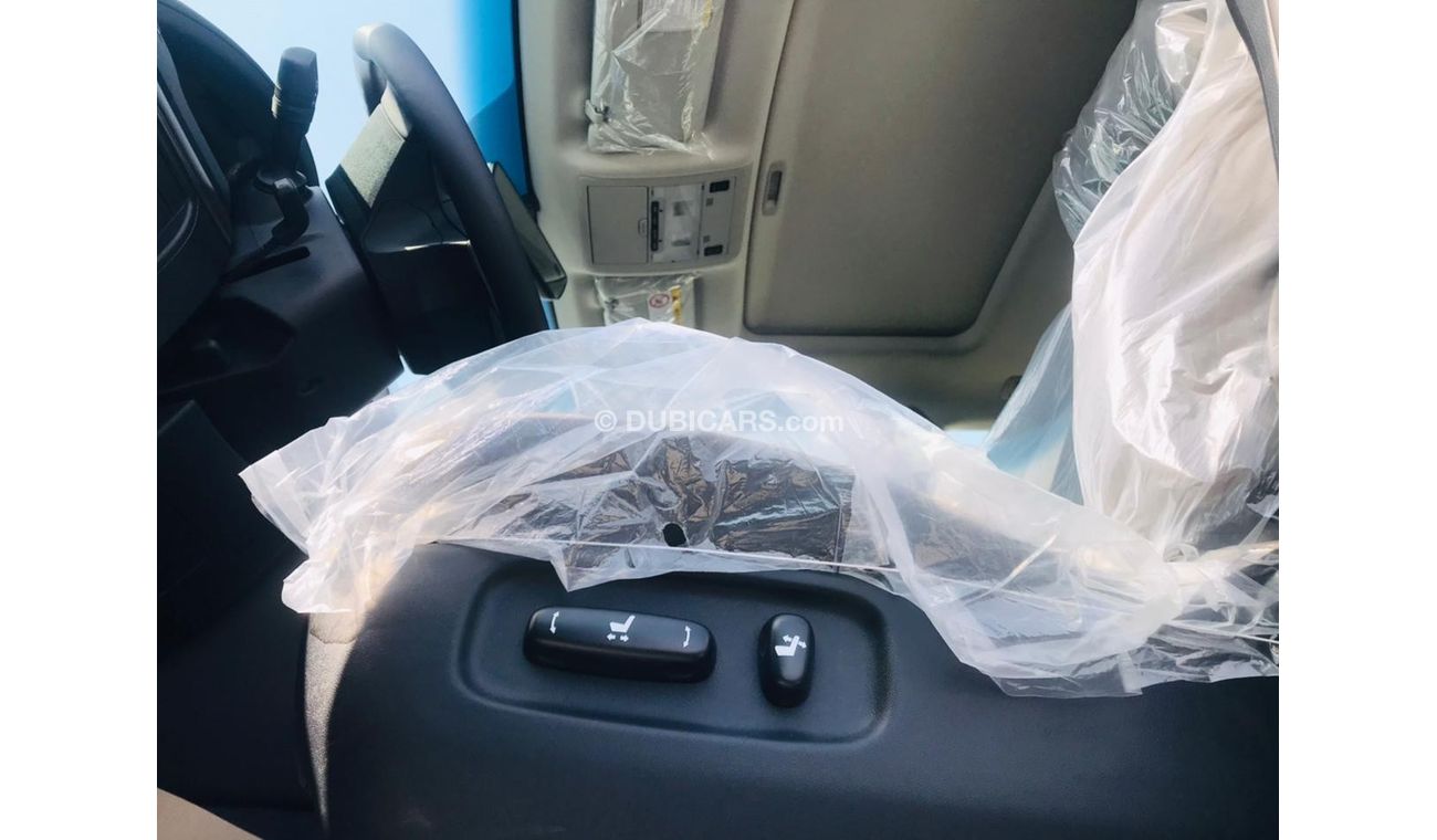 Toyota Land Cruiser GXR 4.6L V8 // 2021 // BLACK INSIDE GRAY   WITH SUNROOF , COOL BOX , PUSH START // SPECIAL OFFER //