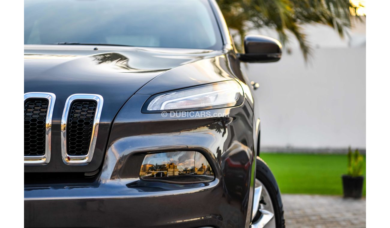Jeep Cherokee 3.2L V6 Limited - 2016 - 7000 Kms Only! - AED 1,938 PM - 0 Downpayment