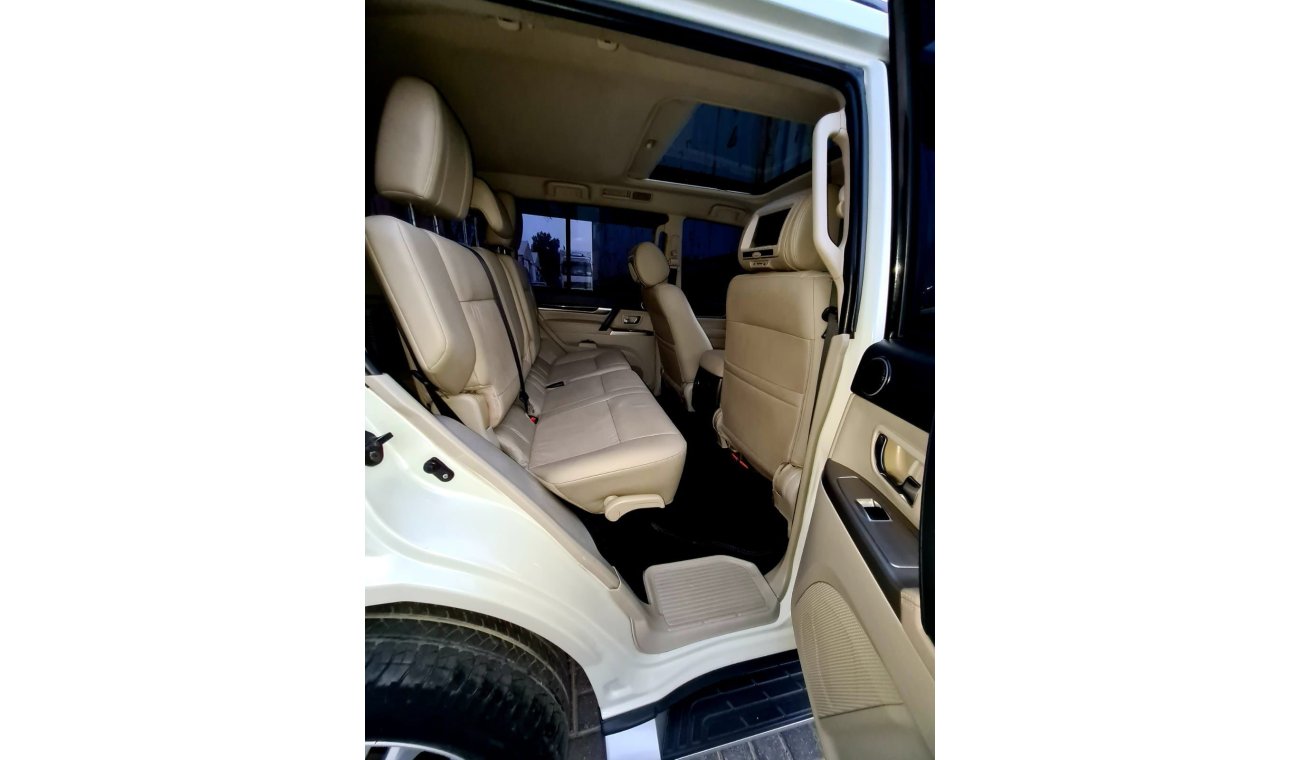 Mitsubishi Pajero Full option leather seats clean car