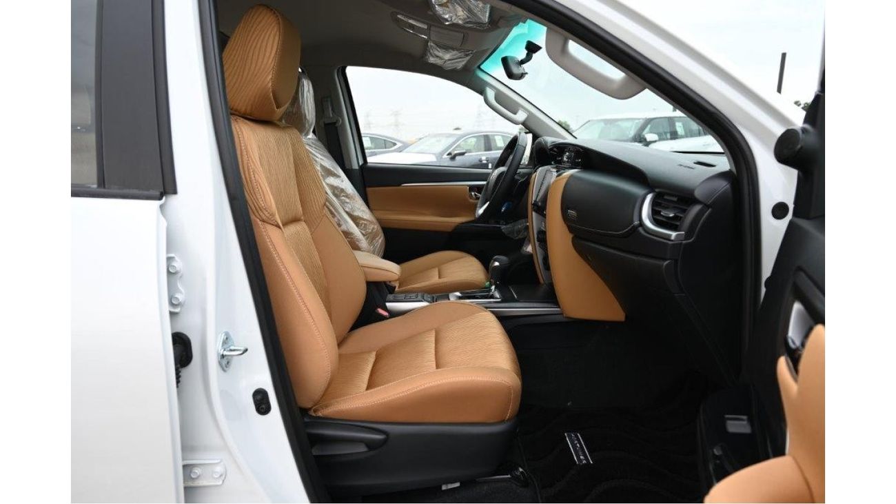 تويوتا فورتونر 2.4L Diesel 4WD 7 Seat Automatic