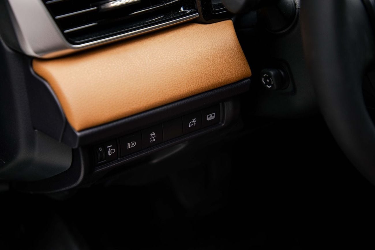 Toyota Camry GLE 2.5L - NETURAL BLACK INSIDE TAN | EXPORT ONLY